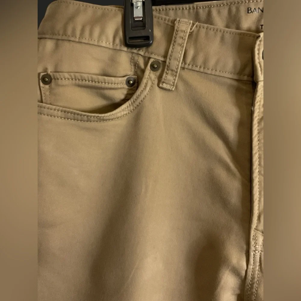 Men’s Banana Republic Tan Travel chinos